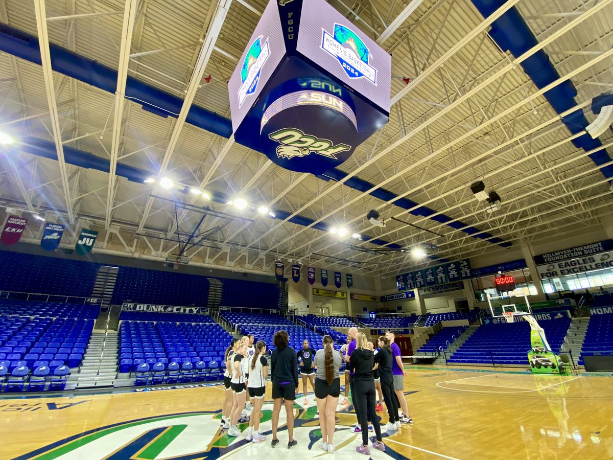 ucawbb's tweet image. 📍 Fort Myers, FL 

#BearClawsUp x #BearCODE