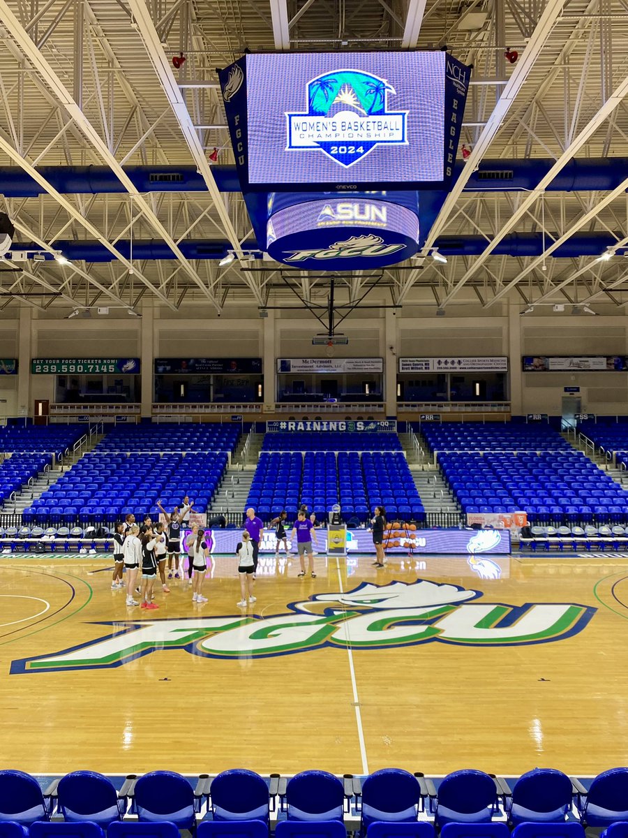 ucawbb's tweet image. 📍 Fort Myers, FL 

#BearClawsUp x #BearCODE