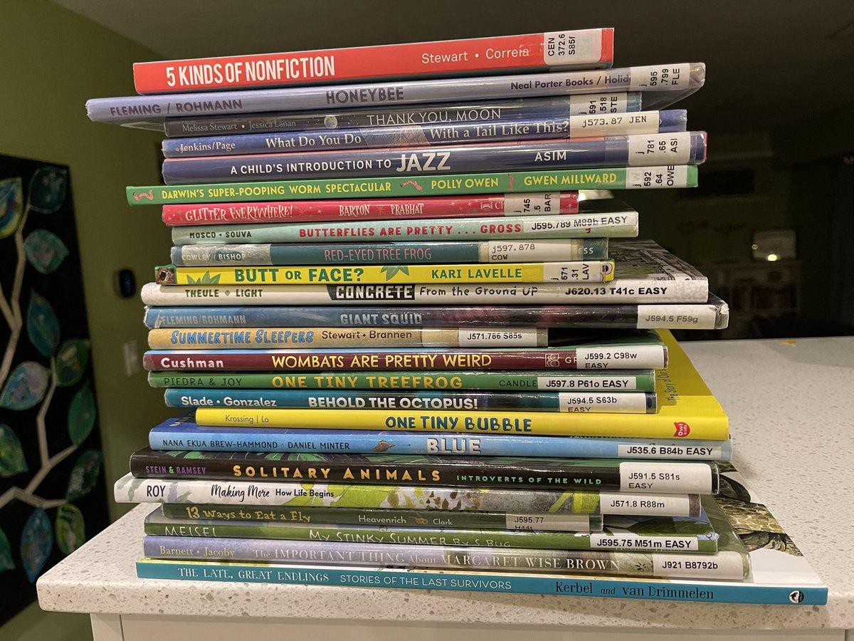 Had an awesome morning talking nonfiction kids books with education students at Simon Fraser University. Thanks @VanWritersFest and @sfu ❤️(these are just of the books we discussed)