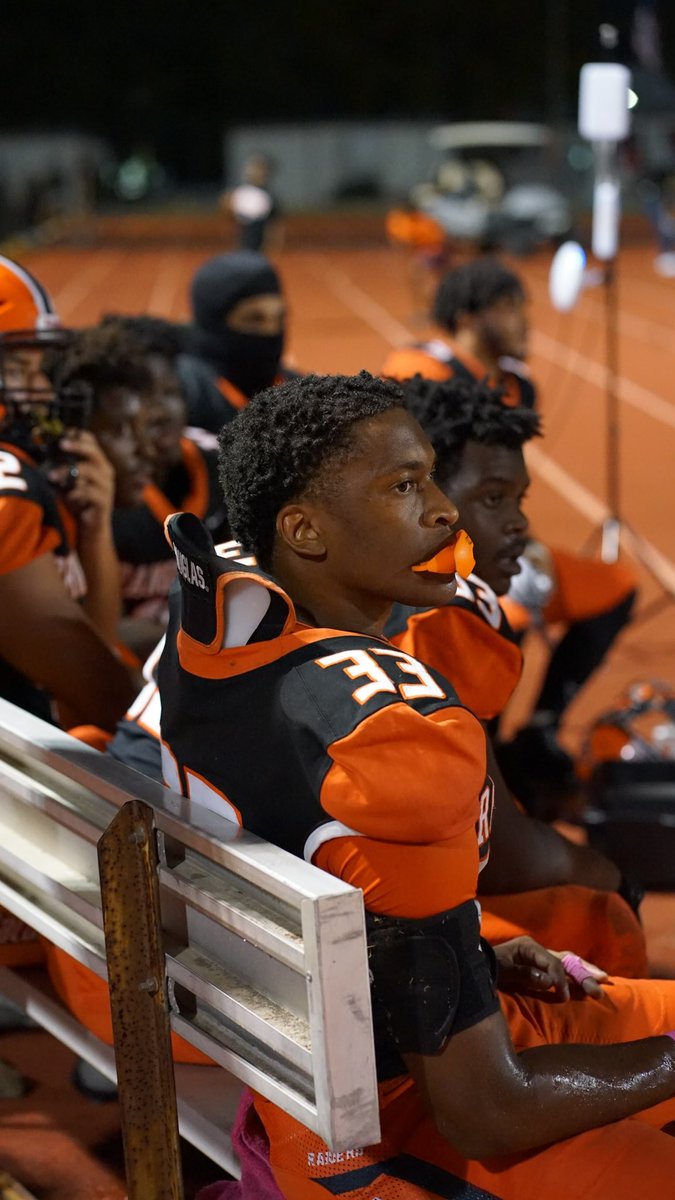 thirtyy_3's tweet photo. Forever grateful for the connections , life lessons and leadership skills I have received from orange park football . The raiders experience is truly like none other and I wouldn’t trade it for anything . I want to thank the coaches especially for keeping me on track and teammate https://t.co/Taqe44eYYv