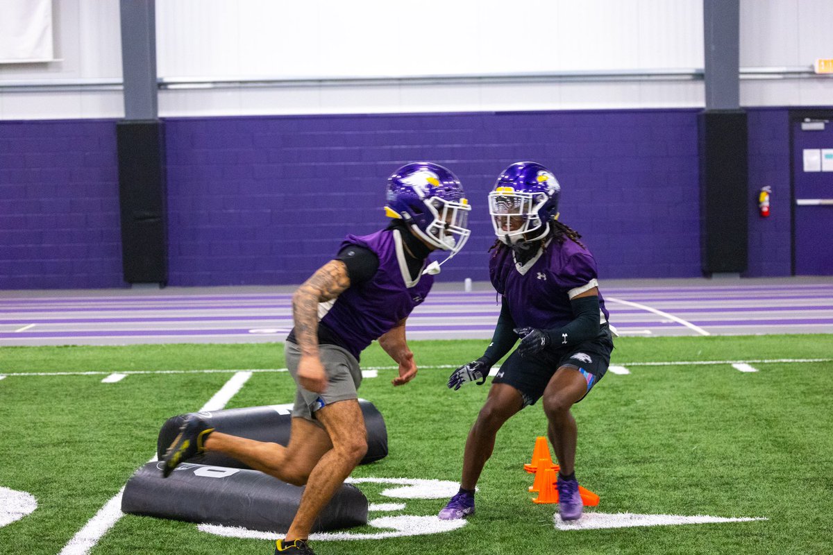 First day out 😤

Spring Practice #1 | 🦅
