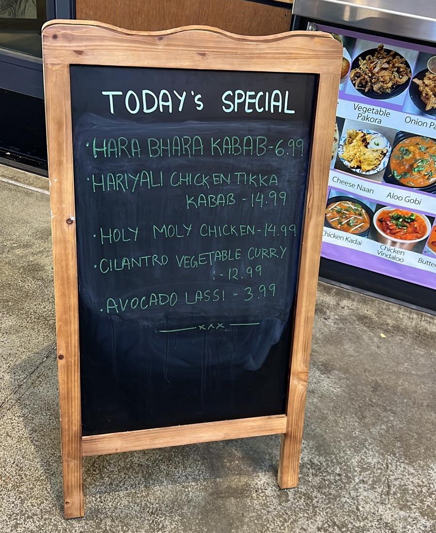 FlavoursIndiaUS's tweet image. Celebrate St. Patrick&apos;s Day weekend &quot;Flavours of India style&quot; with these lucky green inspired creations!

Flavours of India 
Rockwood Market Hall 
458 SE 185th Avenue, Suite 110
Portland, OR 97233

Phone:  503-840-9260

#stpatricksday #greshamor #indianfood #harabharakabab