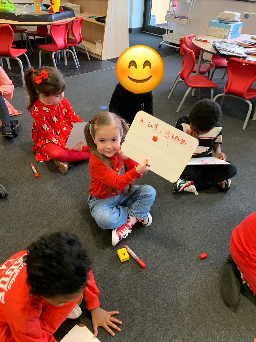 NewParkPrimary's tweet photo. Super sentence writing in RM today! βοΈ #NP_RM #NP_Phonics https://t.co/UxcOt4Gxyp