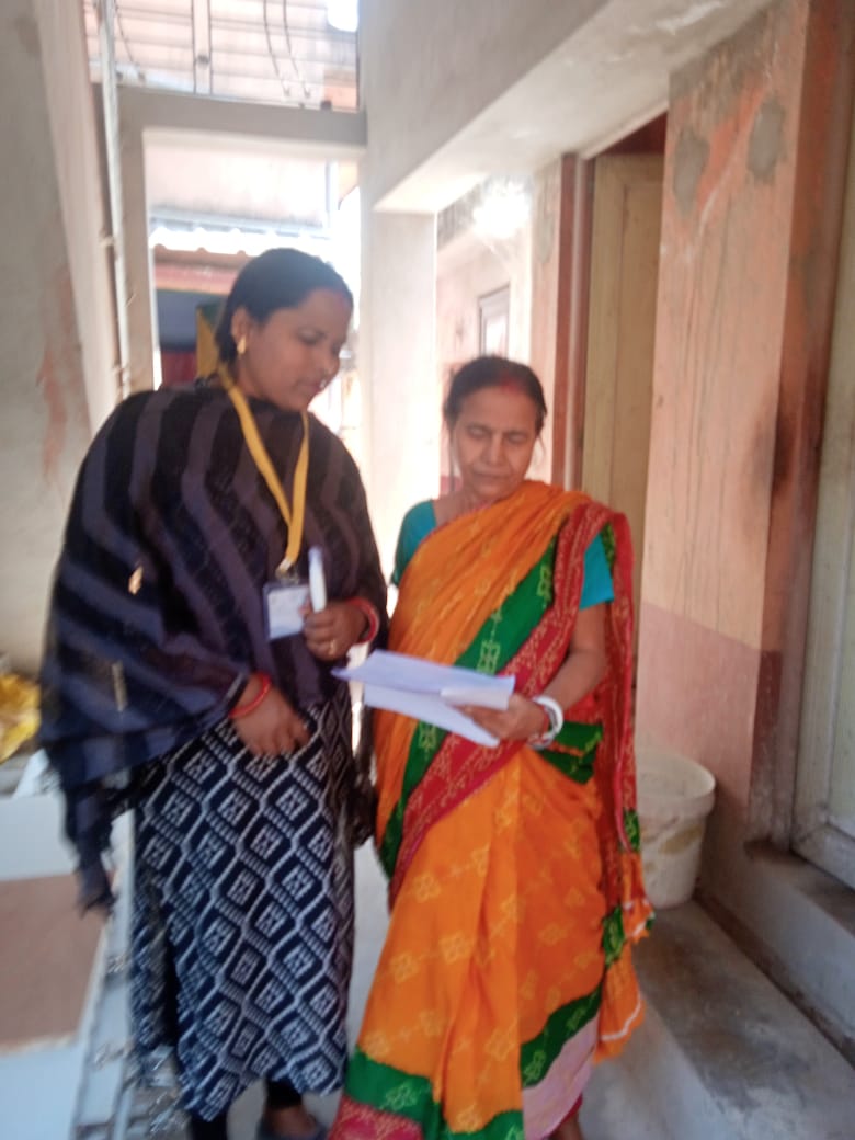 BPCLGAS_BANKURA's tweet photo. @BPCLGAS_BANKURA DMA team is knocking every household in the Barjora and  Bankura town to register them into the #PNG under the PNG-D Campaign by @PNGRB_ @BPCLimited @BPCLGasBusiness @HardeepSPuri @PetroleumMin 
#AAGE_BADHEY_PNG_CHUNEY 
#SMART_BANEY_PNG_CHUNEY https://t.co/U0ORJ3ZsWg