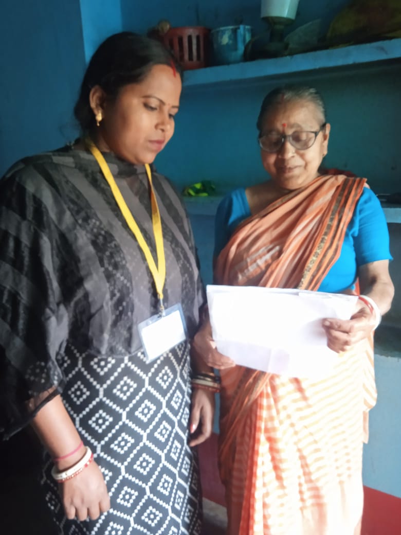 BPCLGAS_BANKURA's tweet photo. @BPCLGAS_BANKURA DMA team is knocking every household in the Barjora and  Bankura town to register them into the #PNG under the PNG-D Campaign by @PNGRB_ @BPCLimited @BPCLGasBusiness @HardeepSPuri @PetroleumMin 
#AAGE_BADHEY_PNG_CHUNEY 
#SMART_BANEY_PNG_CHUNEY https://t.co/U0ORJ3ZsWg