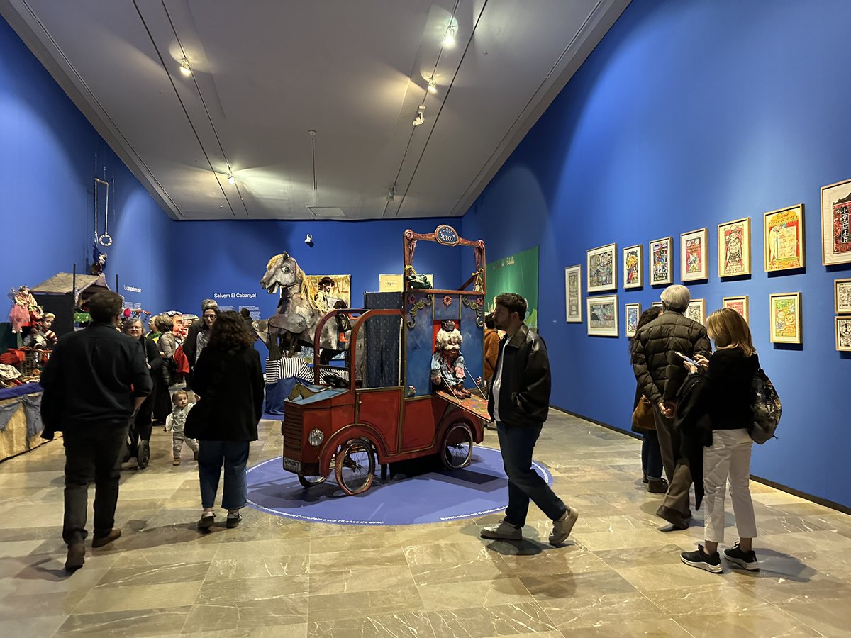 centredelcarme's tweet photo. 🎭 ¡Esta tarde en el #CCCC hemos inaugurado 'Teatro La Estrella. 45 años de historia'!

Una muestra de @ConsorcioMuseos que nos descubre la historia de @laestrella_vlc: la compañía valenciana referente en el mundo de los títeres.⁣⁣⁣⁣

¡Gracias por acompañarnos! https://t.co/iGtUIoivgF