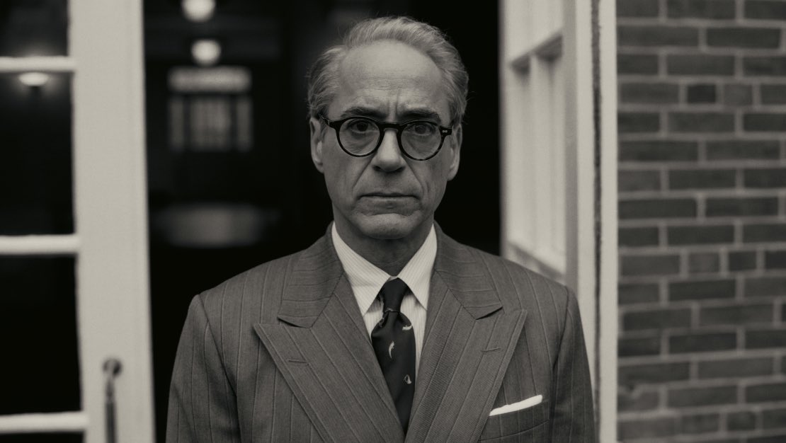 CentralNolan's tweet photo. Salário dos atores de Oppenheimer:

- Cillian Murphy: $10M
- Robert Downey Jr: $4M
- Emily Blunt: $4M
- Matt Damon: $4M

(via: @Variety) https://t.co/4MxSSYOJSi
