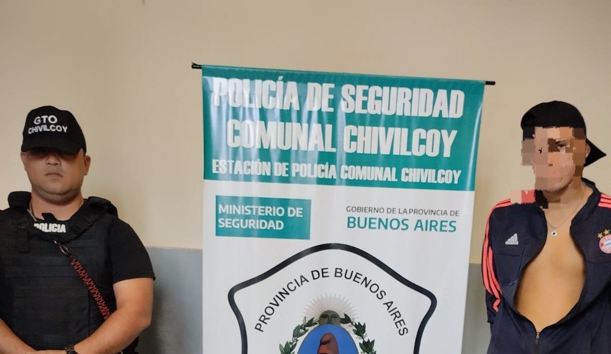 ⭕ SEGURIDAD

👉 Robó en dos comercios, lo identificó  la Policía y quedó detenido

🖥️ noticiaschivilcoy.com.ar/2024/03/15/108…✅