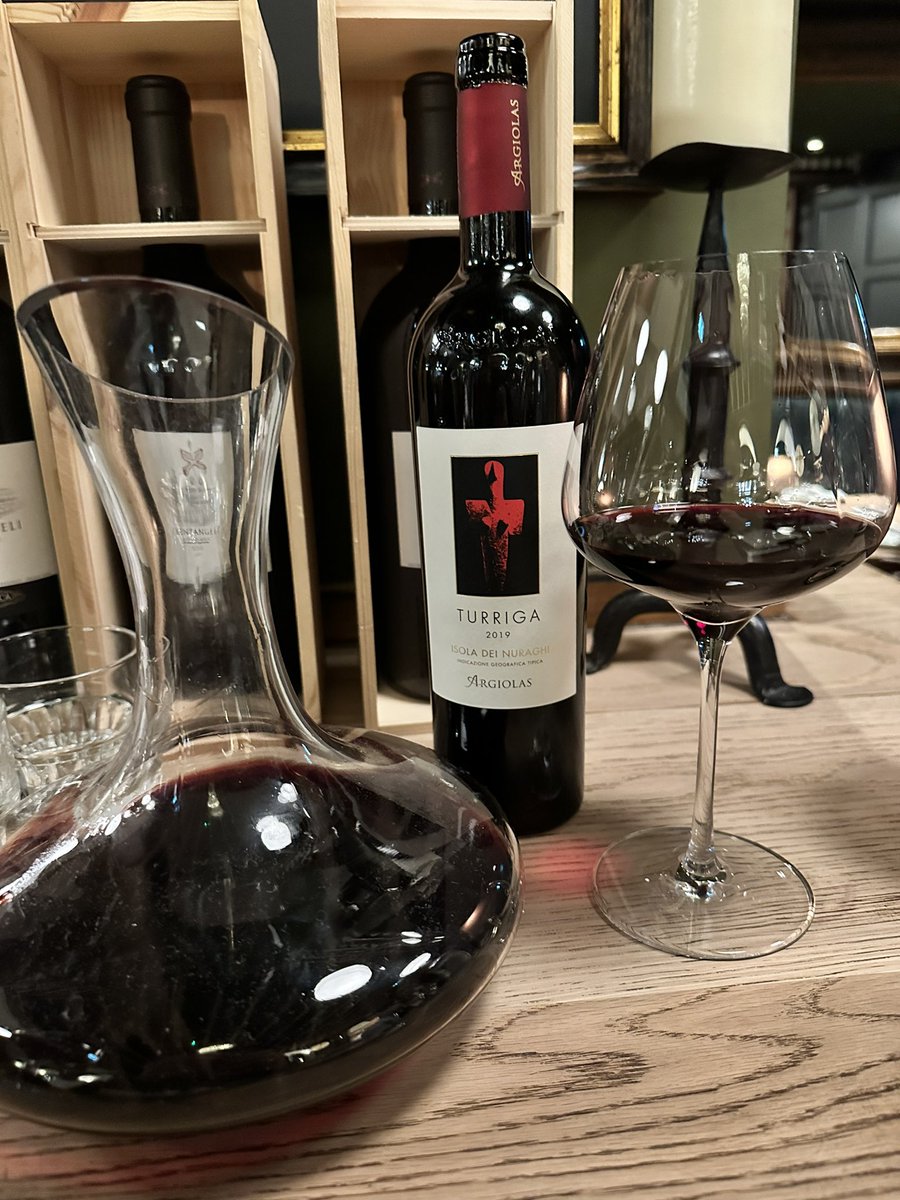 Mr_Winoship's tweet photo. Happy Friday everyone. #enotecadaluca has an incredible Italian wine list and Fiorentina was insane. @ArgiolasWinery #Turriga from #sardegna of all Italian wine producing regions must be one of the finest in all of Italy. The @IlPoggioneWines seemed so tame in comparison where usually it’s a standout #brunello @RussellVine1981 @Winbeebee @WinesOfItaly @VashtiRoebuck2 @AttorneySomm @KeithProwseUK @VilaThaiCuisine @gregsherwoodmw @timatkin @FT