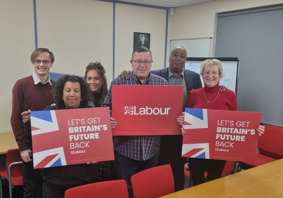 Another great phonebank session. Voters are tired of the same old lies. The Government are losing control of the Country & Ecomony they desperately want change at the polls🌹 @RichParkerLab @A_Lewis1982 @NicolaMayc48819 @nathanielyeo_ @WilliamCMoule @jennychidley1