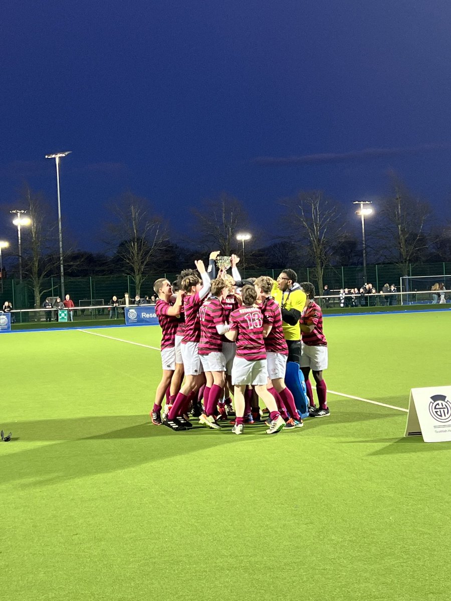 U18 boys Scottish Champions and U18 Girls Scottish Plate winners. What a day for Fettes Hockey @Fettes_Sport @Fettes_College Couldn’t be prouder of everyone! 🏆🏆🟤🟣