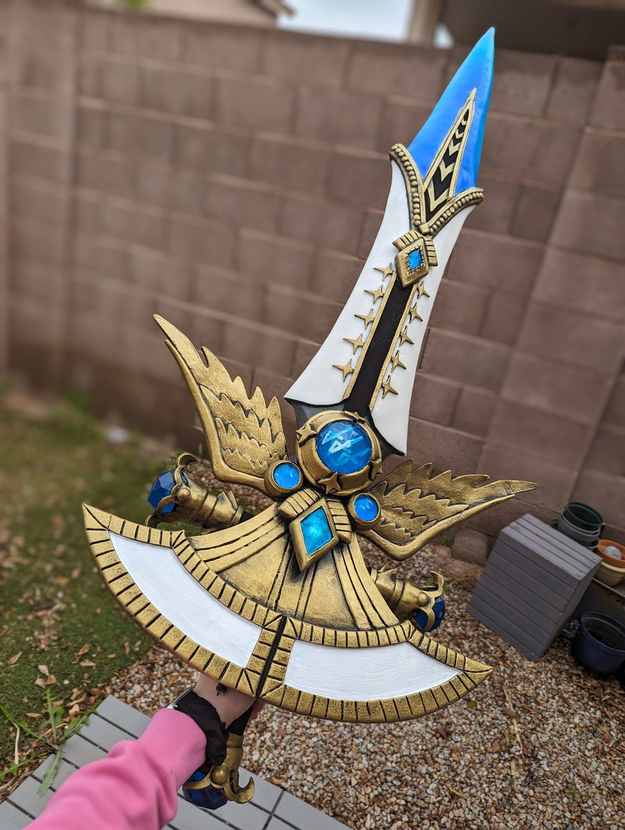 vyndi_'s tweet photo. Other than a few small touch ups my #ffxiv Halone sword is finished 🥹 #cosplay https://t.co/8PL45stRQp
