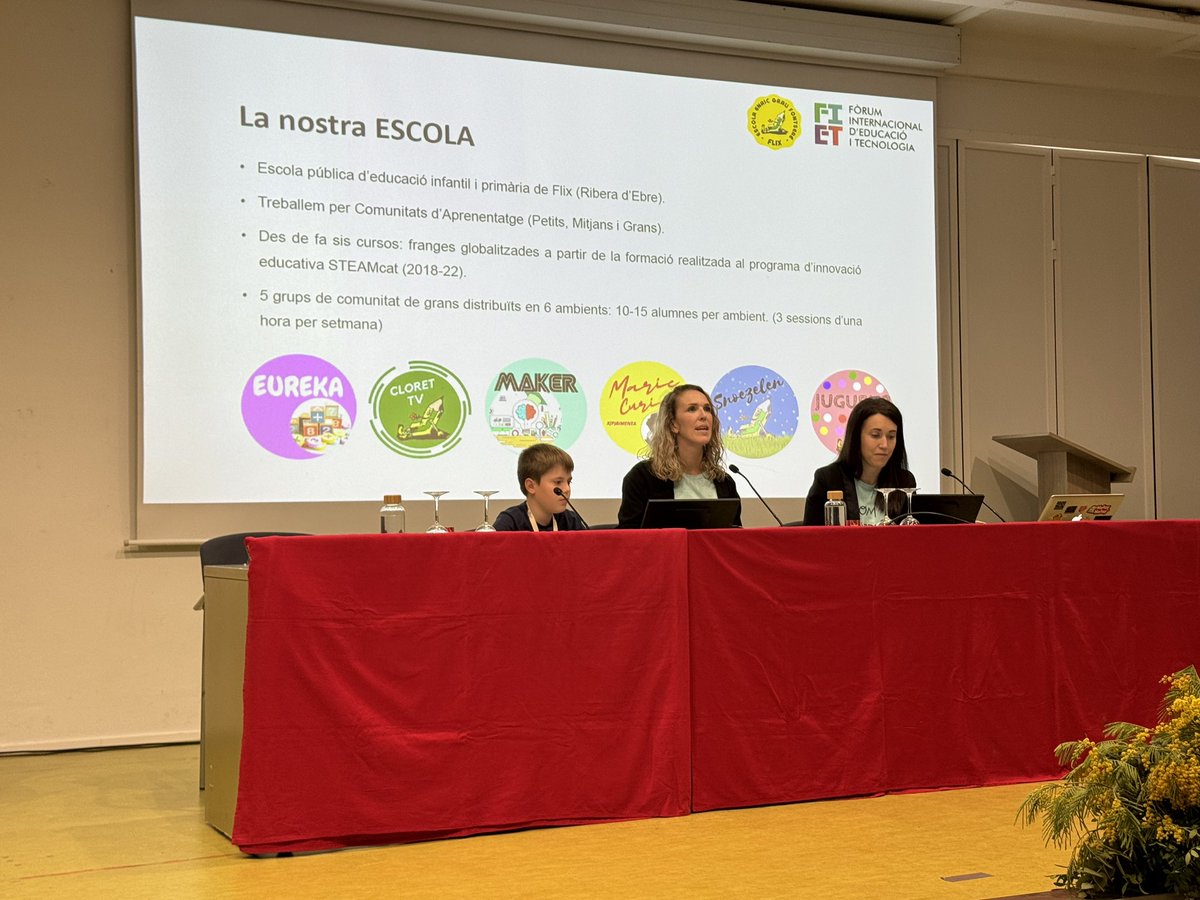 EscolaFlix's tweet photo. Estem d’enhorabona! 🥳
Primer Premi als @fietcat Jove pel nostre projecte de periodisme digital amb el Cloret TV! 🤩 
Entrega del premi a càrrec del Director General Innovació, Digitalització i Currículum @JoanCuevas @educaciocat @InnovacioE a l’ @universitatURV 
@montseperello https://t.co/kCjPnFeDkf