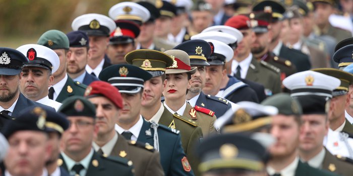 MarioNawfal's tweet photo. 🇺🇸BIDEN LETS U.S TAXPAYERS COVER NATO SHORTFALL

Despite Trump pushing other countries to pay more, Biden allowed the burden of NATO spending to fall on American taxpayers.

In 2014, all NATO members agreed to a defense spending target of 2% of their respective GDPs, yet by 2024, only over half of them have.

Should the U.S pay more than other NATO members?

Source: ZeroHedge