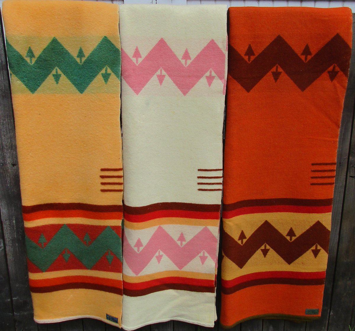 Do you love vintage Pendleton blankets? Our National Park blanket expert takes a deep dive on a rarity, and its inspiration - the Santa Fe Trail. blog.pendleton-usa.com/2024/03/15/the…
