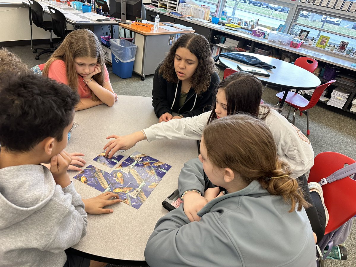 MrsViscariello's tweet image. Who knew a 9 piece puzzle could be so challenging?!?!? Love, love, love  their collaboration. @WilsonSchlDist @CRada_WWMS @rhoste76