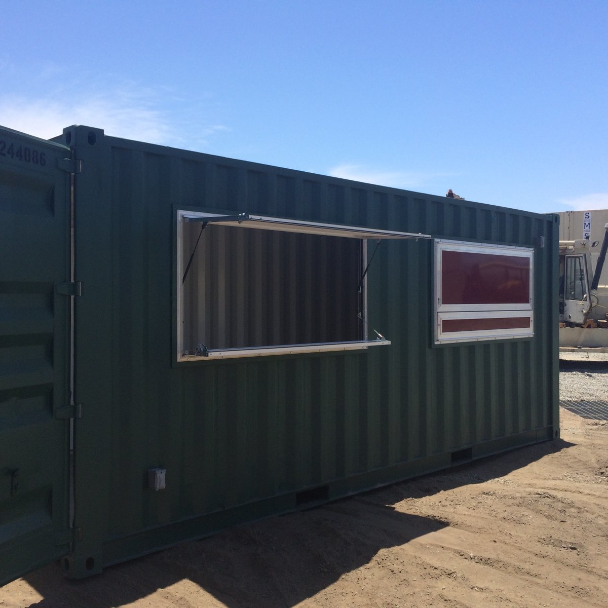 SWMobileStorage's tweet image. Wearing green for #stpatricksday? Don&apos;t forget to match with your #storagecontainer! We offer #custompaint jobs with our modified container sales. Paint it #leprechaun green, or any color or pattern you like! We can also add signage to your unit so you can truly make it your own.