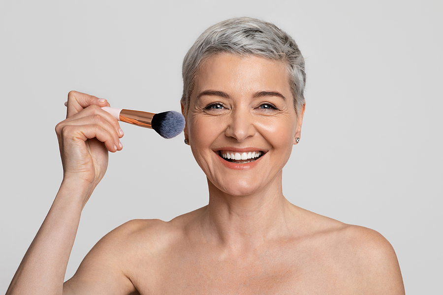 drapesos's tweet image. Looking to enhance your natural beauty this spring? Dr. Apesos, a renowned plastic surgeon, provides exceptional procedures to help you look and feel your best. Take the first step and book your consultation! #SpringMakeover #ConfidenceBoost
bit.ly/3FV7Jue