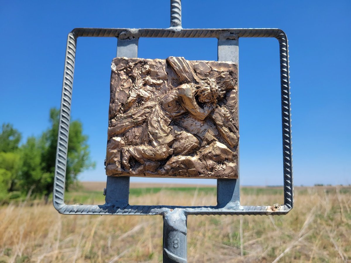 StBenCenter's tweet image. Walking the Stations of the Cross

Station 5: Jesus Is Helped by Simon
Matthew: “A man from Cyrene, Simon by name, was forced to carry his cross.” -Mt 27:32
Remember
…those who assist others in life without being recognized
…those who give of themselves that other’s burdens ...