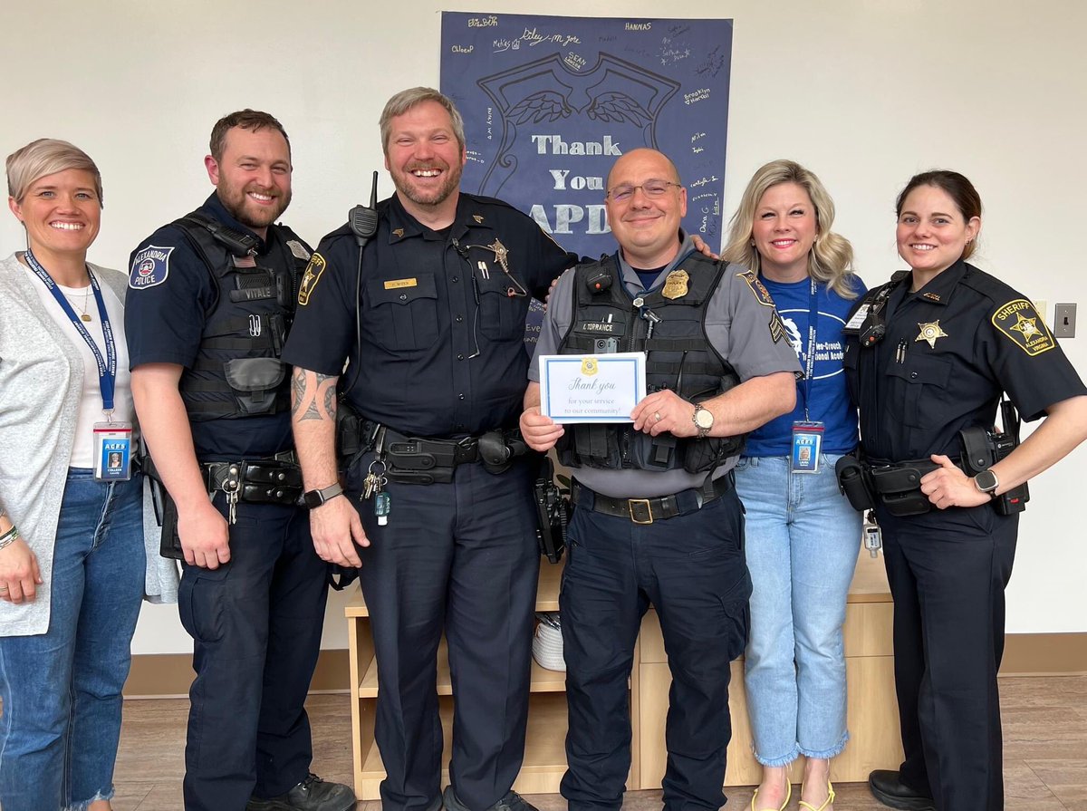 Thank you to the Alexandria Police Department and Sheriff's Office for your service to our community. LCTA is grateful for you! @ACPSk12 #ThxACPSEssentialWorkers @AlexVASheriff @AlexandriaVAPD
