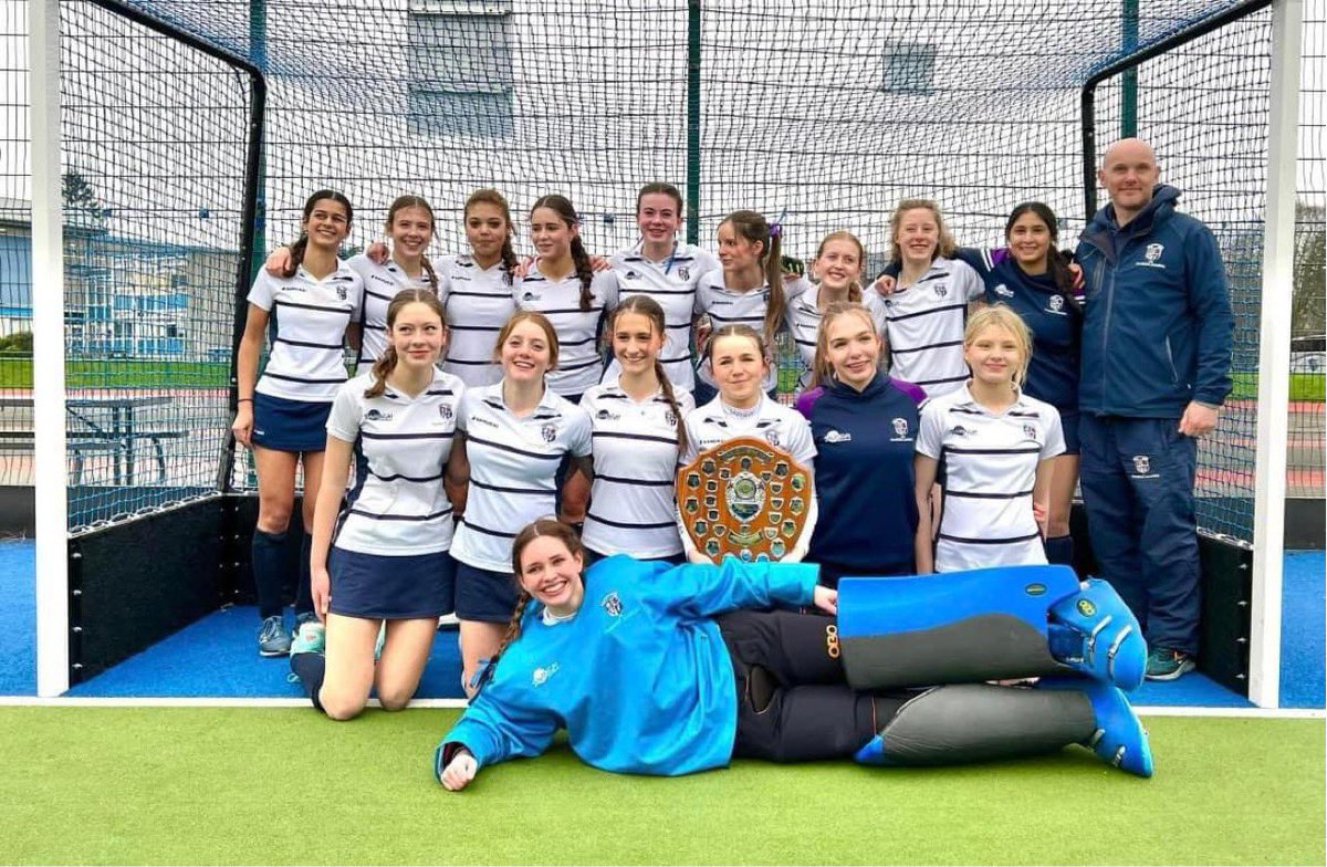 🏑 𝐌𝐨𝐫𝐞 𝐇𝐨𝐜𝐤𝐞𝐲 𝐒𝐮𝐜𝐜𝐞𝐬𝐬! 🏑 Our S3 ‘A’ Team won gold this week at the West District Hockey Tournament! 🥇 The team stormed to victory after beating schools including The High School of Glasgow, Kelvinside Academy and Jordanhill. 🙌 Very well done to all! 🏅⭐️