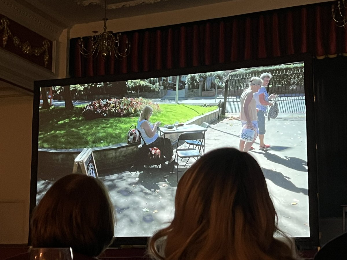 Uplifting night viewing the premiere of a charming <a href="/NotQuiteLight/">NOT QUITE LIGHT - NQL</a> film about the town of Swinton - where I live.
Fitting start to a packed free festival.
More below⬇️⬇️⬇️ notquitelight.com/nqlfestival202…
