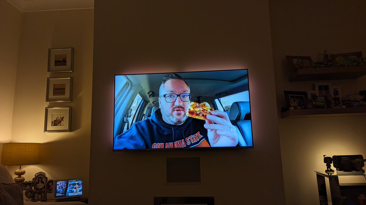 Friday night chill time.. catching up on <a href="/SeeShaunVlog/">See Shaun Vlog</a> &amp; <a href="/TravelMonkeyAnt/">Ant Mahoney</a> ...go check em out 👍🏻