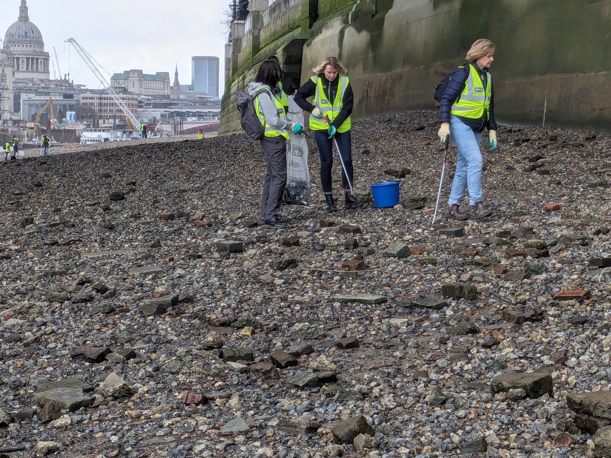 DavidBowles21's tweet image. We @RSPCA_official had a great time cleaning up the Thames today for @KeepBritainTidy #GreatBritishSpringClean