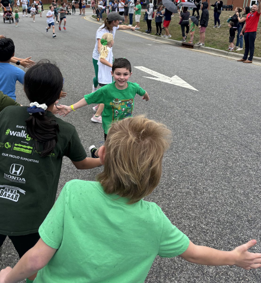 Miss Rogers' Second Grade Class tweet media