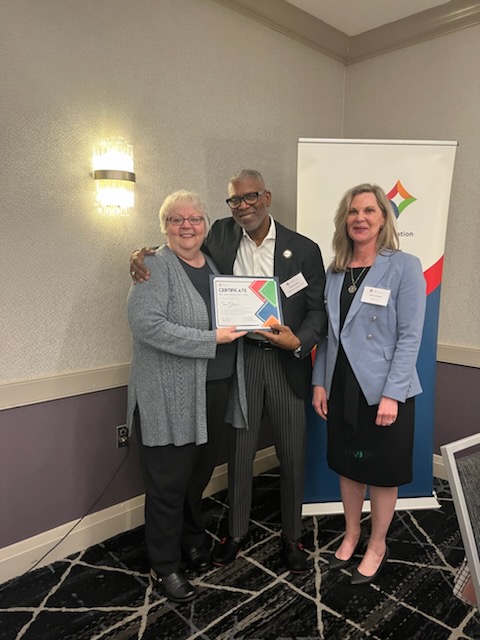 Congrats to all who were recognized by the MD|DC Credit Union Association Suburban Chapter for outstanding member service! We are especially grateful to our Ambassadors Deborah Brooks, Sue Glover, and Kim Green for their commitment to serving the education community. (@MDDCCUA)