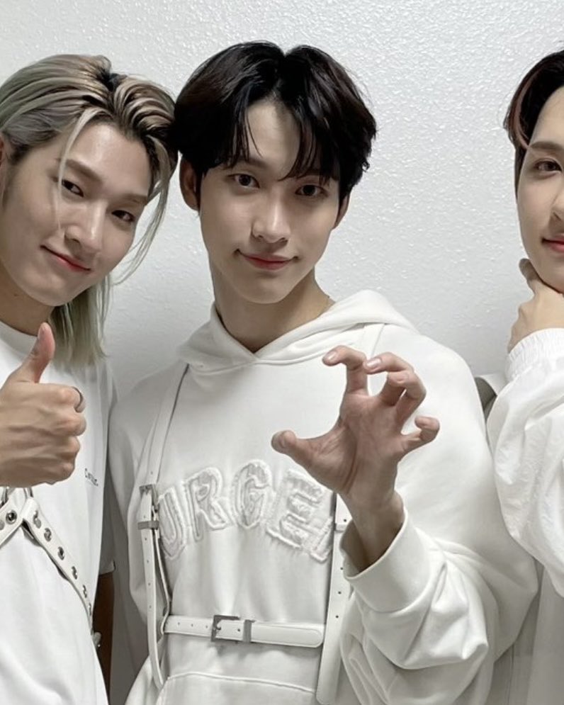 chromaliee's tweet photo. umm wookjin https://t.co/n2twc7UQxp
