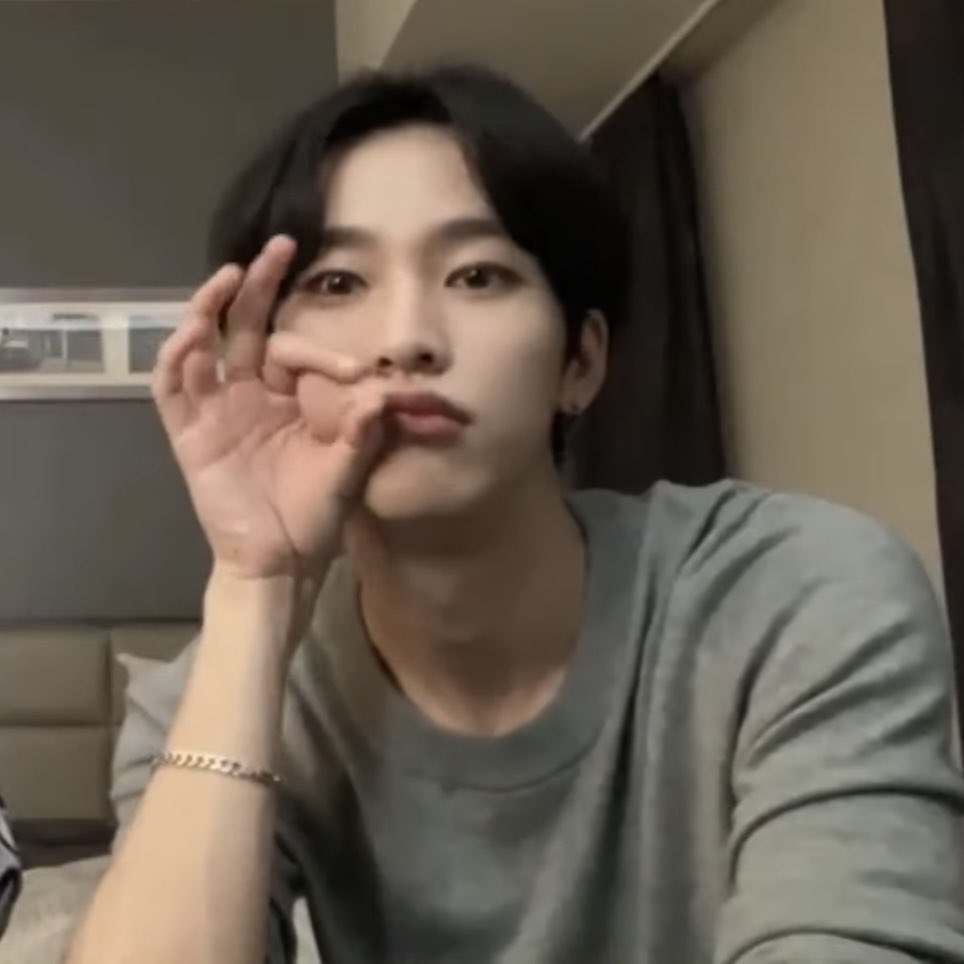 chromaliee's tweet photo. umm wookjin https://t.co/n2twc7UQxp