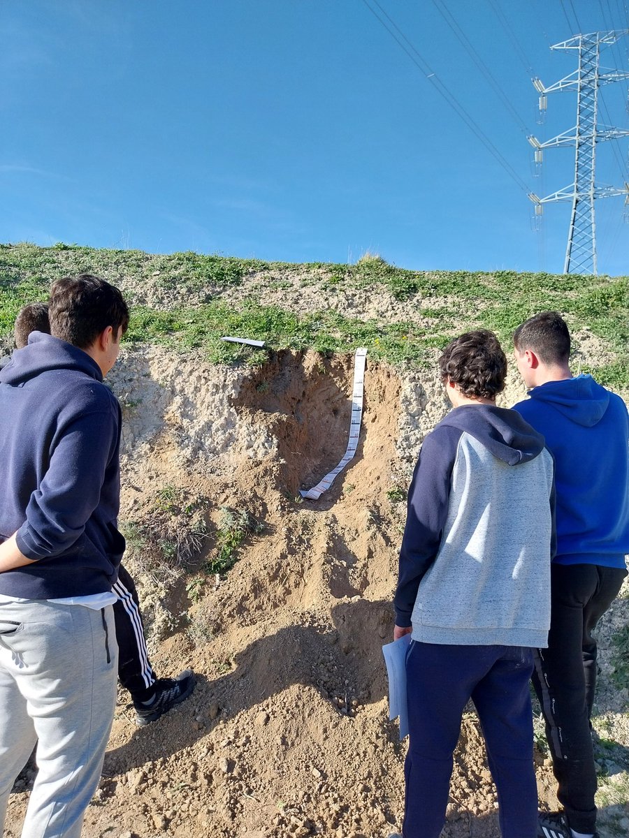 DaphLopezMarcos's tweet image. Semana intensa de campo: martes y miércoles con el alumnado de #Edafologia de la @ETSIIAAPalencia y viernes muestreo del proyecto @restormine en #Guardo acompañados por el alumnado del Máster #DataForest de la @UVaPalencia