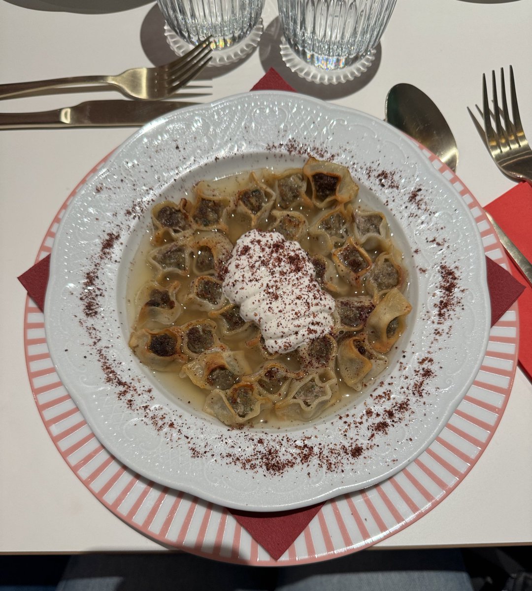 lio___m's tweet photo. Mantı 💫🇦🇲

One of the most delicious Armenian dishes❤️

📍 Mantchouk/Paris https://t.co/LowTSRlt1K