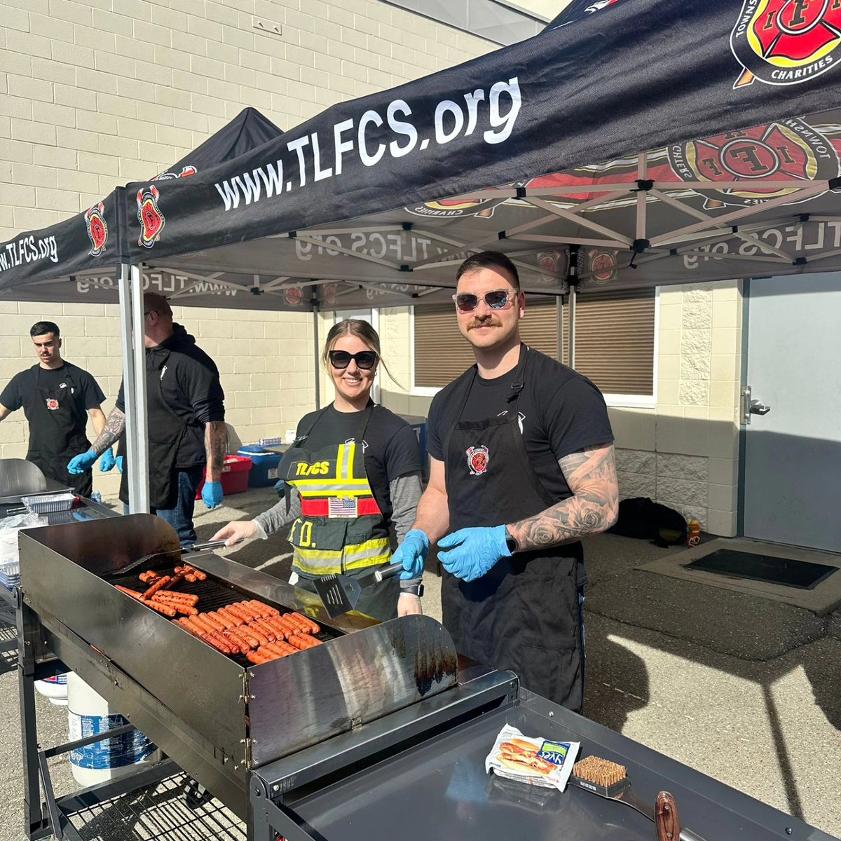 The students at Coghlan Fundamental Elementary had a spectacular Hot Dog lunch served to them by off-duty members of the TLFCS!🌭

It was the grand-prize for the Kids-Helping-Kids Clothing Drive, where they gathered 6.5lbs of clothes per student! Thanks for supporting us Coghlan!