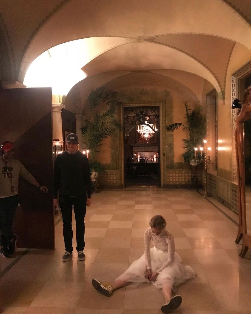 samara weaving bts of ready or
not (2019)