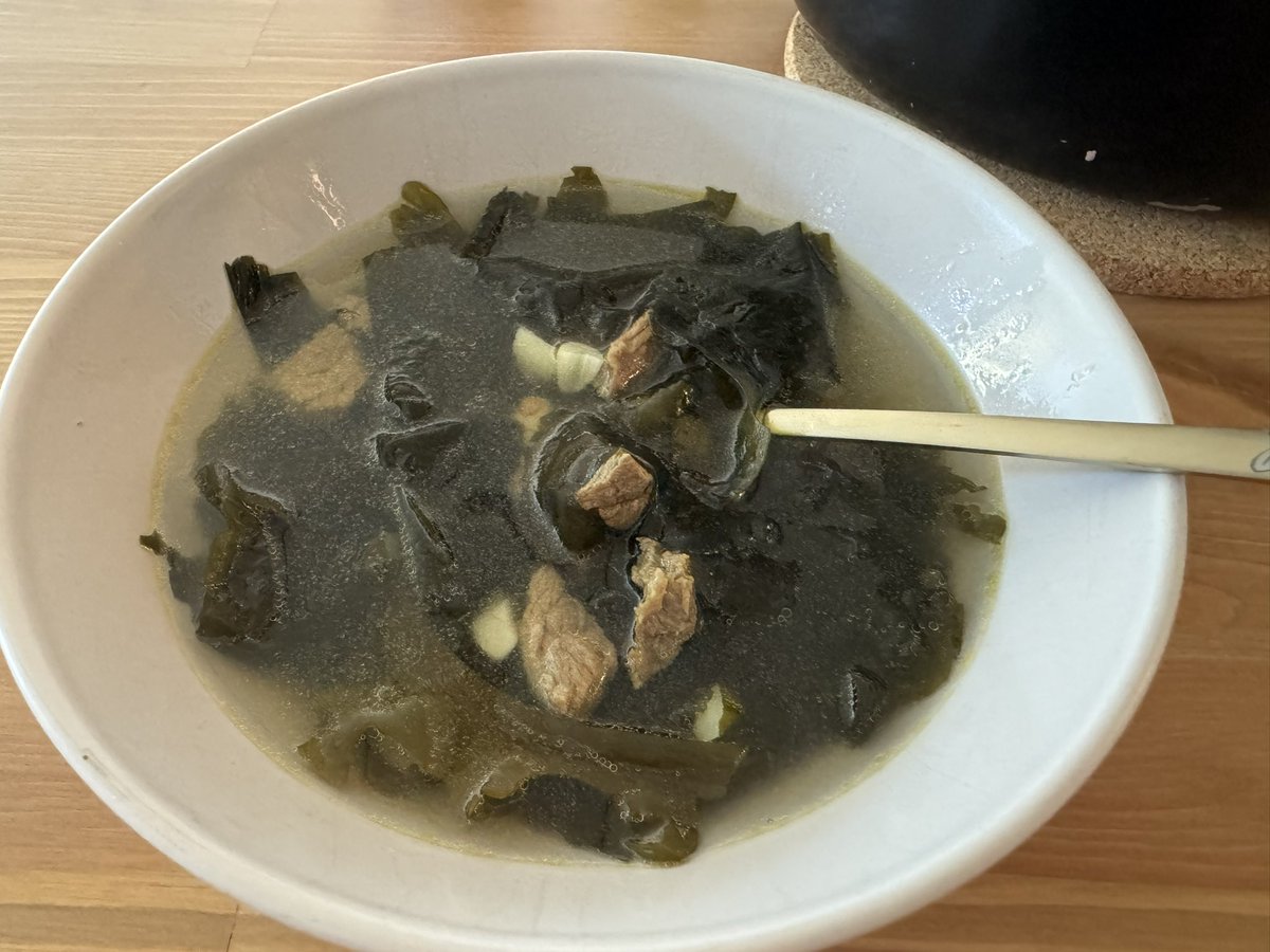 TomChoi3's tweet photo. Celebrating my birthday with miyeok guk！ https://t.co/3HwUzLsfxA