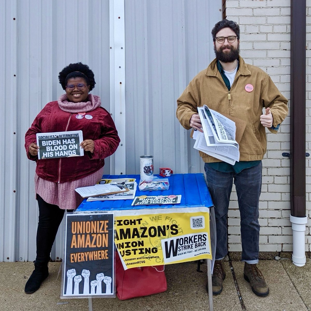wrkrsstrikeback's tweet image. WSB members have been out at tables across the country building support for the union drive at Amazon’s KCVG. If you aren’t able to make it out to one of our tables, support the fight by donating $30 or more for Amazon workers fighting for $30/hr! workersstrikeback.org/donate