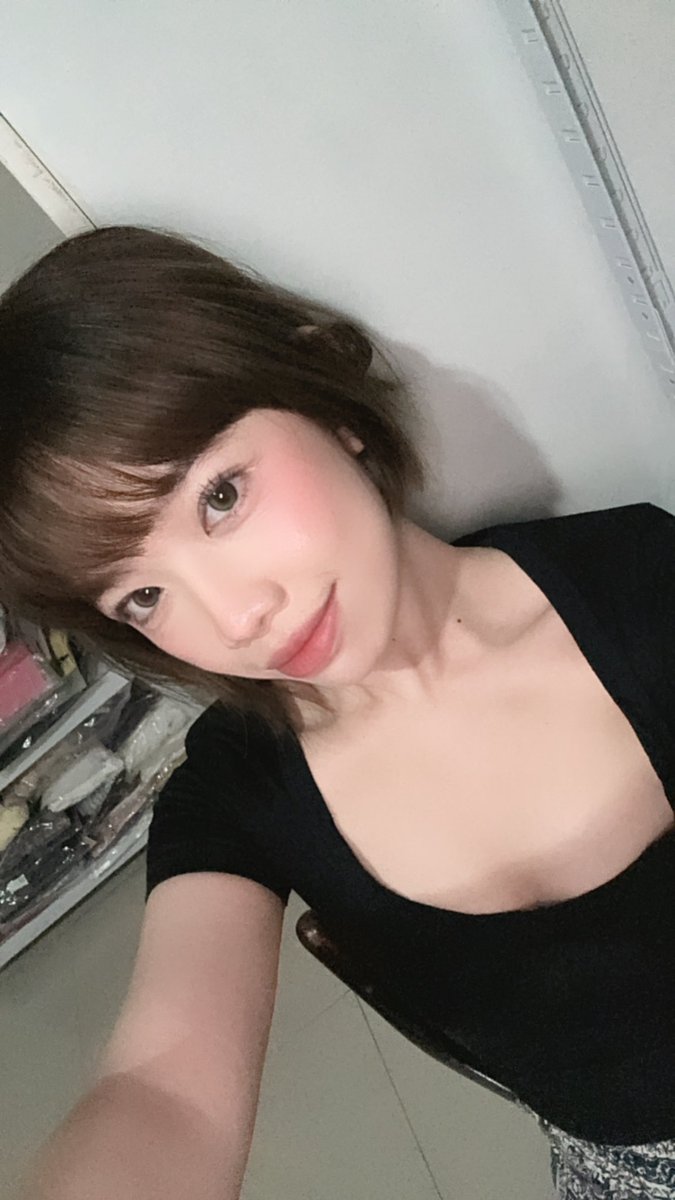 ____kamerad's tweet photo. sahur day 5 hari yang spesial karena bintang tamu chef olla adalah eli my luv 🥰 tidak lupa ditemani dengan setoran pap sahur cijess 😇
#WartakChefOlla
#GoSweatGoION
#SotbonRamadhan https://t.co/LIoVVEV4P9