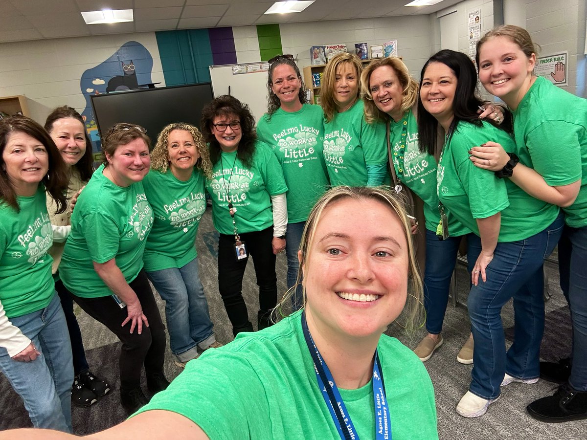 StringfellowSam's tweet photo. This crew is Feelin’ Lucky to Work at Little! 🍀🌈 #BestFaculty @katieauldfeole @PSDRI_Schools https://t.co/cSJxzGivmN
