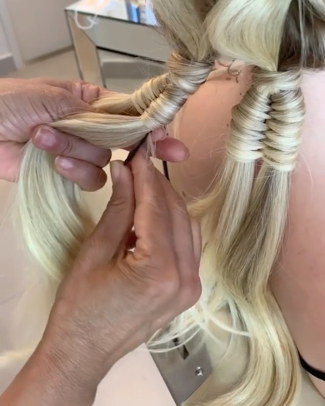 haircaze's tweet image. Ultimate Hair Beauty Guide: #HairInspo, #HairHacks, and #HairTutorials for Perfect Locks

VIDEO CREDIT: @2020 (TikTok)

#youtuber #worldwide_photo #travelvlogger