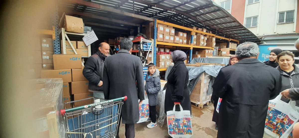 VarolBayram's tweet photo. 📍Barbaros Mahallesinde bugün esnaflarımıza @GulayseDurak Başkanımız ve Mahalle Teşkilatımızla ziyaretlerde bulunduk.
Seçim Sahada kazanılır, sandıkta muhafaza edilir. 
Herşey #Yenidenİstanbul 
#Ataşehir için...
@atasehirak1
 @akpartiistanbul @atasehirakparti 
@Nazmi37010699 https://t.co/jEqBUQxnXv