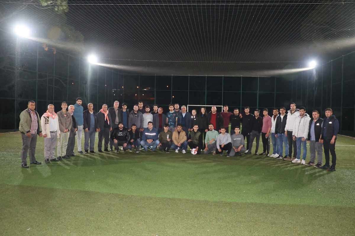 nedimkaplan09's tweet image. 📍#Çallı

#Çallı Mahallemizde enerjileri ve futbol tutkuları görülmeye değer gençlerimizi halı sahada yaptıkları maç esnasında tatlı bir sürpriz yaparak baklava ikramında bulunduk.