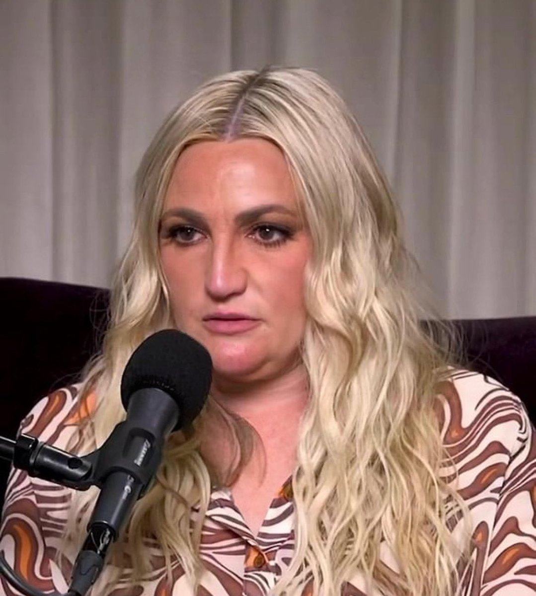 P0pCraev's tweet photo. Jamie Lynn Spears has been casted as the Clown among us guy in the animated ‘AMONG US’ series. https://t.co/vPCqz9Ce7g