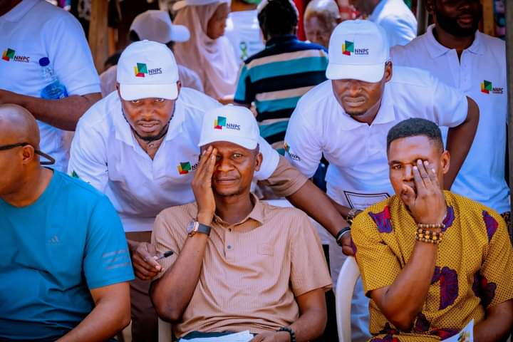 AbbaAudu_'s tweet photo. PHOTO NEWS:

The Nigerian National Petroleum Company Foundation, in partnership with NNPC Medical Services Ltd., remains committed to impacting lives through its initiatives. 

#EnergyForToday 
#EnergyForTomorrow https://t.co/pRfVBgZk6G