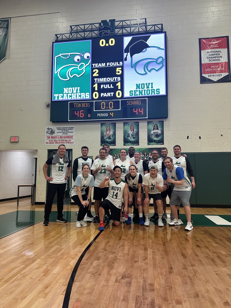Shout out to staff with the W!!! What an electrifying match up for charity. Way to R💚AR!!! ⁦<a href="/NCSD/">Novi Community School District</a>⁩ ⁦<a href="/NoviAthletics/">NoviAthletics</a>⁩ <a href="/novistuco2024/">Novi Seniors</a>⁩