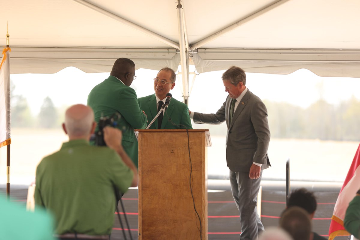 HMGMA supplier Hwashin broke ground today in Dublin, Ga.! @GovKemp, company executives, and community leaders celebrated the milestone. They also joined in Dublin's annual St. Patrick's Day festival, donning the traditional green jackets for the event.