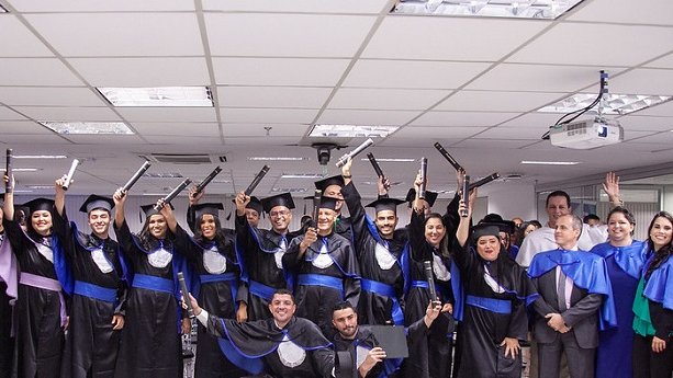 SistemaCNA's tweet image. Faculdade CNA realiza formatura de 172 alunos de cursos superiores. mla.bs/4881922e

#produtorrural #agro