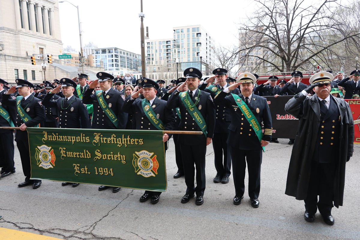 IFD_NEWS's tweet photo. #AthleticClubFire #NeverForget #IFD #IndyStPats Parade 2024 ☘️#IAFFLocal416 #PFFUI #IndyPSPD #IMPD #MCSO #HoosierLottery #DowntownIndyInc https://t.co/7ZYrRdVqEb