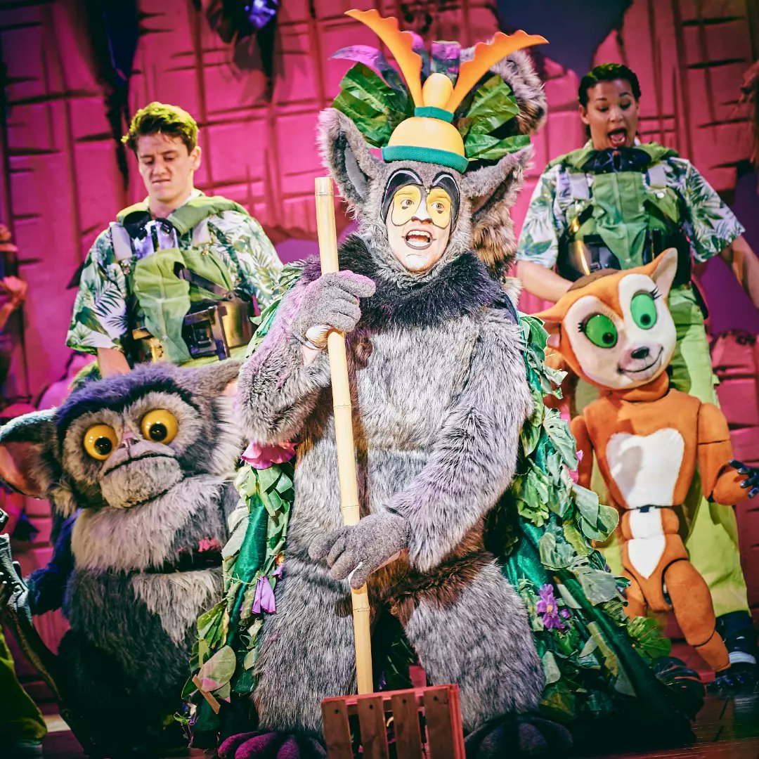 ⭐⭐⭐⭐ Ad~We had a great evening @thealexbham watching Madagascar. The story works really well on the stage and the songs are a particular highlight. We loved King Julien's 'I like to move it' dance. A lovely tropical show to brighten up a very grey, wet March in Brum ☔☁️